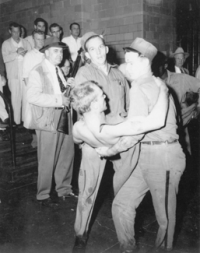 a-wounded-inmate-is-carried-through-the-control-center-lobby._449-1 missouri state prison tours